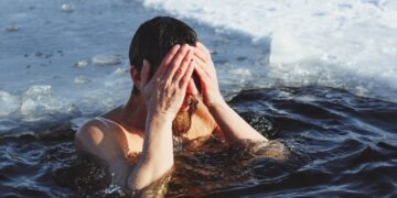 Ought to You Chilly Plunge Earlier than or After a Exercise?