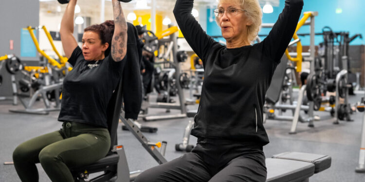 Shoulder Press with Dumbbells: Ideas & Advantages + Video