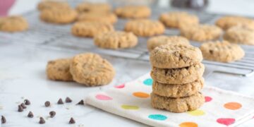 Peanut Butter Oatmeal Chocolate Chip Cookies (No Flour!)