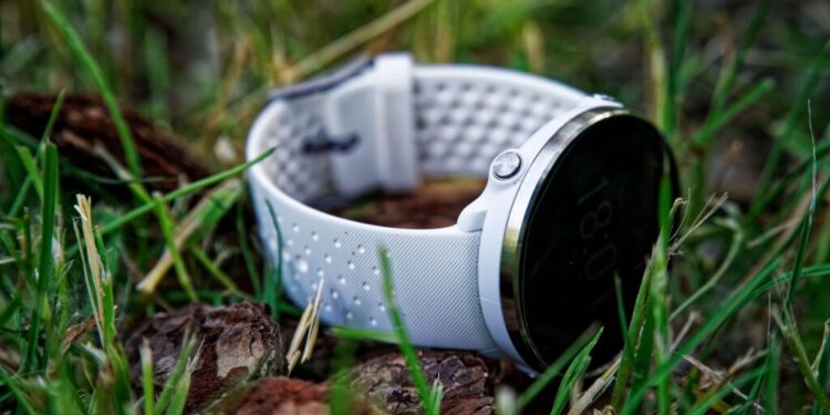 Methods to Use Health Trackers with out Shedding Contact with Your self