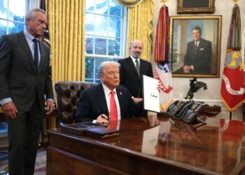 Trump renews order to disclose well being care costs however shoppers hardly use it : Photographs