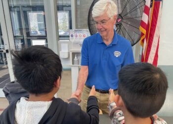 Retired guys bought collectively to assist youngsters. Scientists say it boosts the boys’s well being, too : Pictures