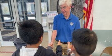 Retired guys bought collectively to assist youngsters. Scientists say it boosts the boys’s well being, too : Pictures