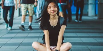 9 Methods to Cease Pushing Individuals Away