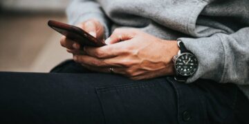 Are the Apps on Your Cellphone Serving to You or Hurting You?