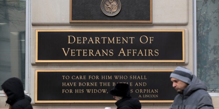 Veterans Affairs officers seem to melt ‘back-to-office’ order for therapists : Pictures