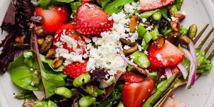 Summer season Salad With Honey Roasted Pistachios