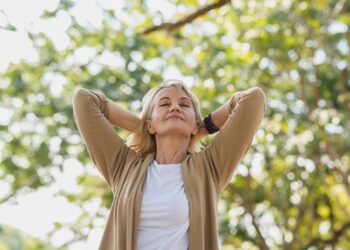 Healthspan vs. Lifespan: Why Girls Are Dwelling Longer—however Not More healthy