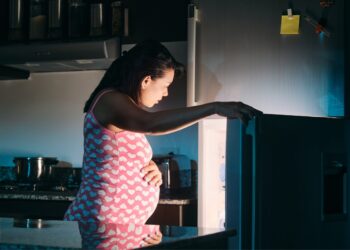 How A lot Ought to You Eat Whereas Pregnant? Rethinking “Consuming for Two”