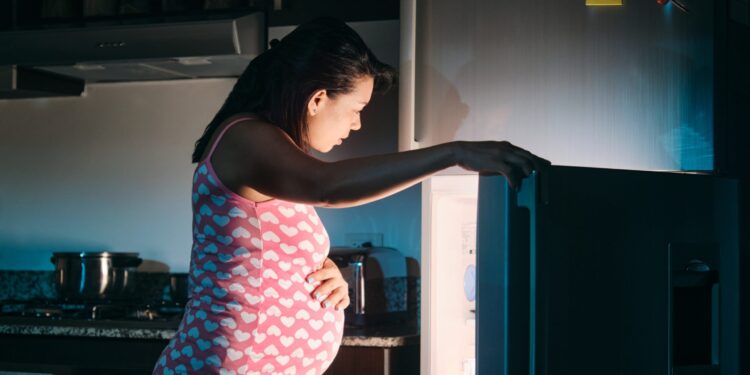 How A lot Ought to You Eat Whereas Pregnant? Rethinking “Consuming for Two”