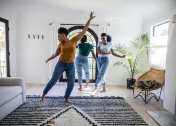 71 Enjoyable Issues To Do At Dwelling (With mates, household or by your self)