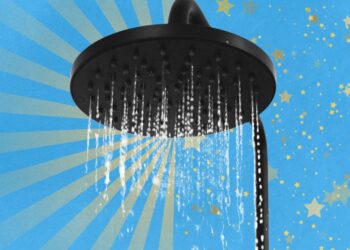 Ought to You Bathe within the Morning or at Evening?