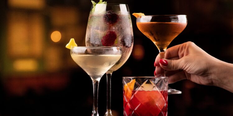 The Hidden Price of Blissful Hour: 6 Midlife Ingesting Purple Flags Each Girl Ought to Know