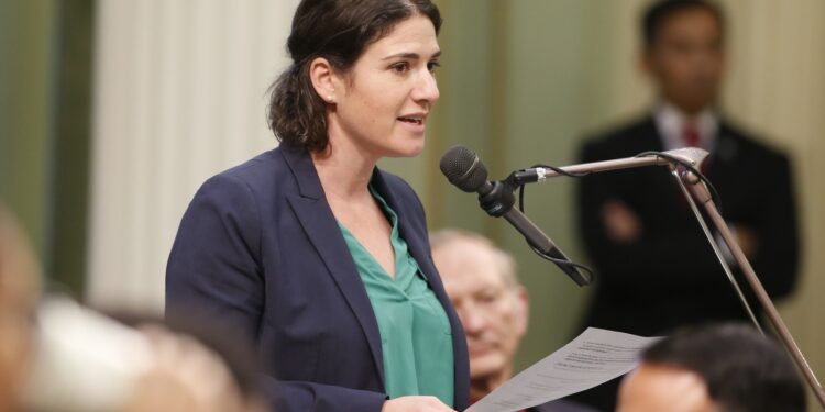 California lawmakers wish to increase docs’ menopause coaching : Pictures