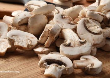 Are Uncooked Mushrooms Secure to Eat? 