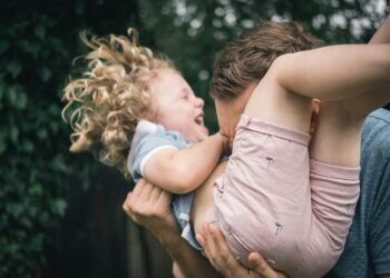 Does harsh parenting improve the danger of self-harm and suicide in younger individuals?