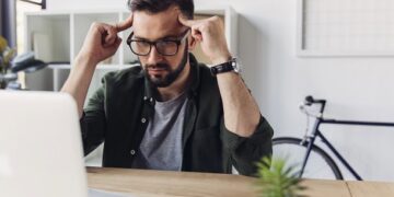 Cease Being a Individuals Pleaser: 7 Highly effective Habits