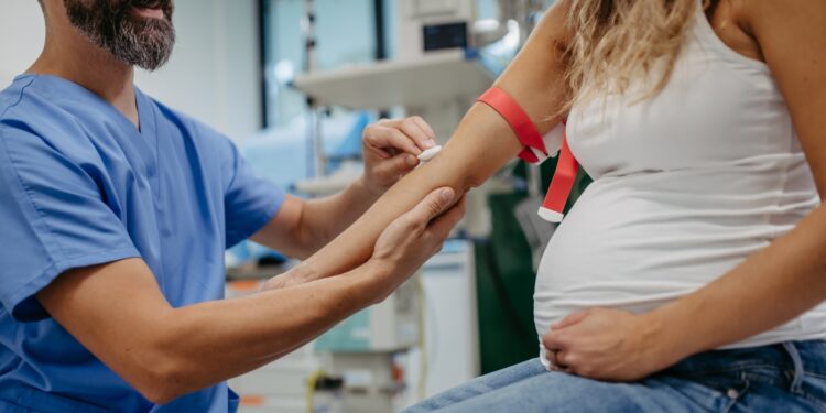Genetic blood checks throughout being pregnant could also be cheaper in case you do not use your insurance coverage : Photographs
