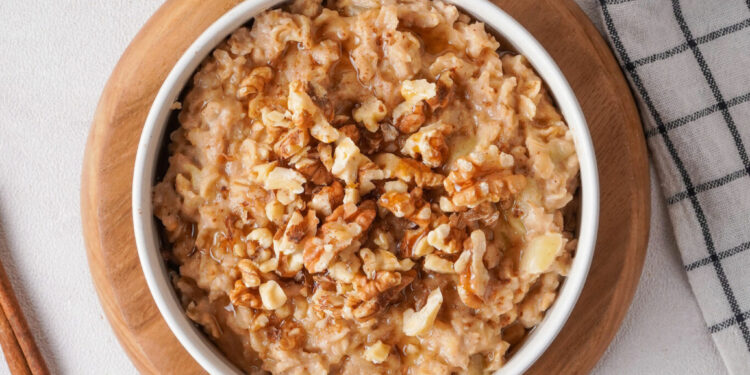 Apple Cinnamon Oatmeal Recipe • Kath Eats