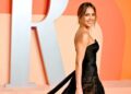 Jessica Alba’s Double-Obligation Train Hits Arms and Abs on the Identical Time