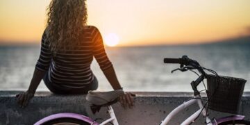 9 Issues You Have to Cease Doing to Begin Residing a Happier and Self-Kinder Life