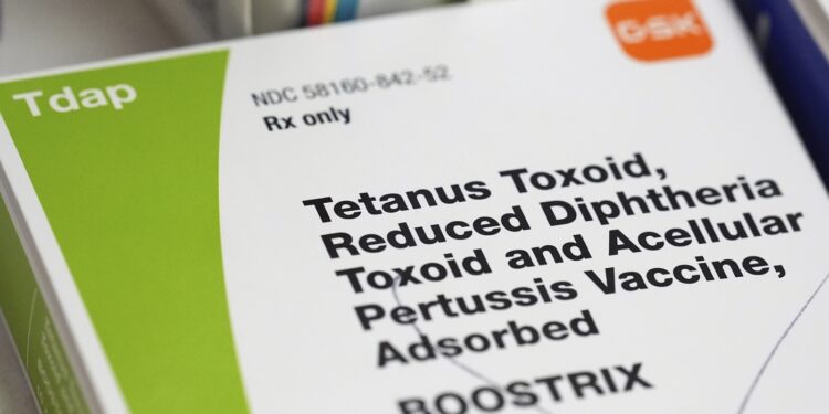 Louisiana officers waited to warn of whooping cough outbreak : Photographs