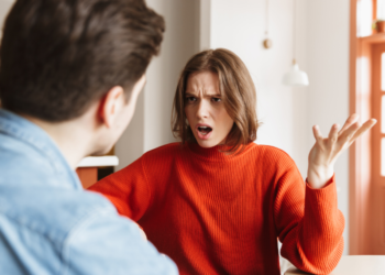 15 Silent Purple Flags in a Relationship You Cannot Ignore