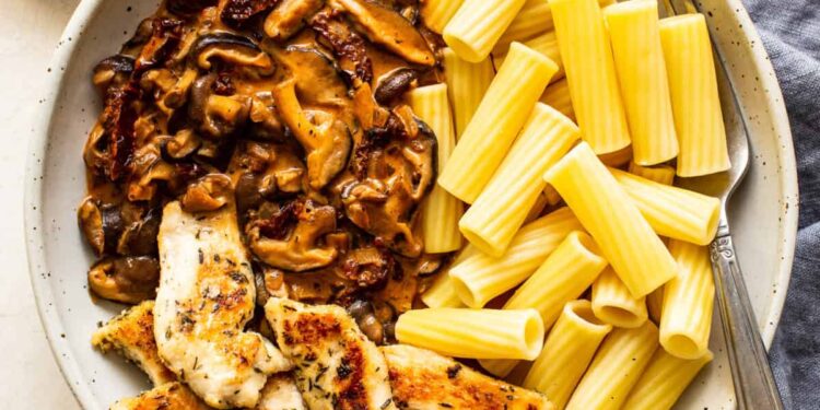 Creamy Hen Mushroom Pasta Recipe