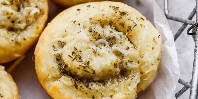 Garlic Parmesan Dinner Rolls (Excessive-Protein!)