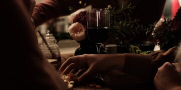 5 Sensible Methods to Take pleasure in Thanksgiving Meals With out Bloating