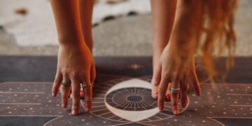 Why Mindfulness Isn’t About Clearing Your Thoughts (And What To Strive As an alternative When You’re Anxious)