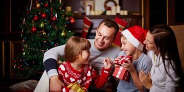 101 Christmas Quotes for Household: Heartwarming and Inspirational Sayings