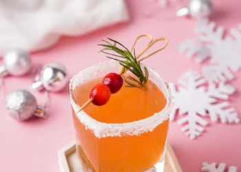 17 Simple Cocktails For Thanksgiving • Kath Eats