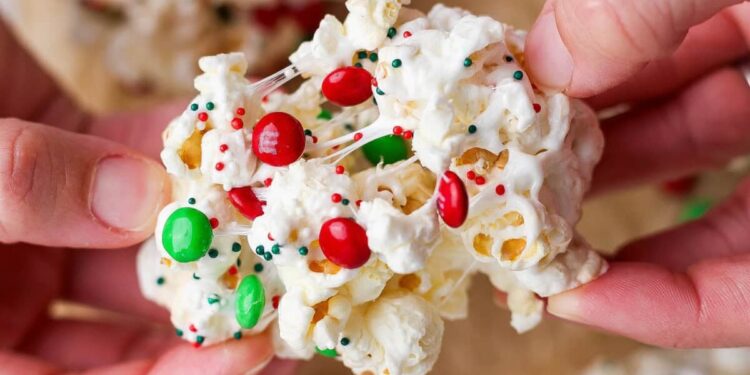 Simple Christmas Popcorn Recipe – Match Foodie Finds