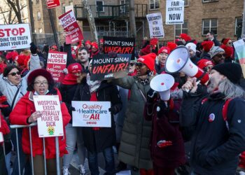 Why 1000’s of Nurses Are Hanging in NYC