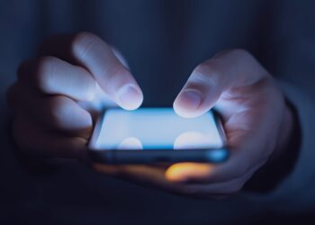 Your Telephone Isn’t Weak point; It’s a Distraction Machine. Right here’s  Get Your Focus Again.