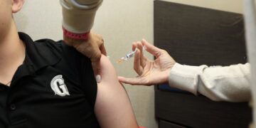 CDC adjustments flu vaccine advice for youngsters : Pictures