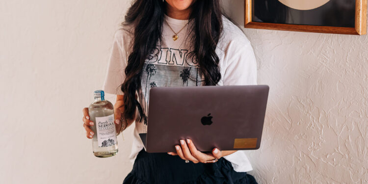 The Enterprise Accelerator for Well being Coaches Who Need to Lastly Make Cash On-line