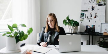 How I Use My Distraction Journal To Keep Targeted