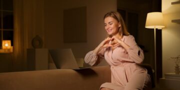 How To Shield Your Psychological Well being Whereas Relationship On-line (And Why The Platform You Select Issues Extra Than You Suppose)