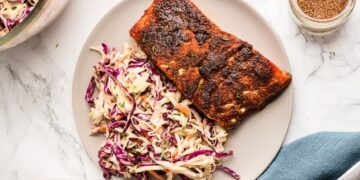 Blackened Salmon within the Air Fryer (9 Minutes)