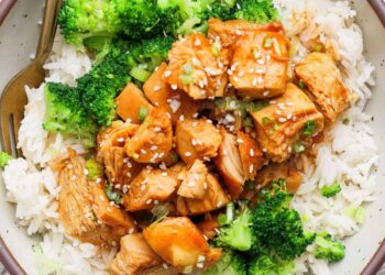 Gradual Cooker Honey Sriracha Rooster