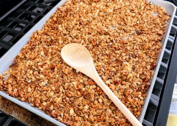 Wholesome Granola Recipe (Sugar Free & Straightforward to Make) • Kath Eats