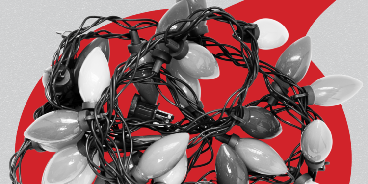 Methods to Inform Pals and Household You’re Skipping the Holidays This 12 months