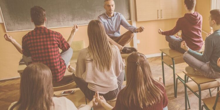 75 Humorous & Correct Trainer Memes for 2026