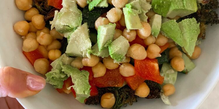 The Function of Magnesium in Girls’s Well being (Why You are In all probability Low)