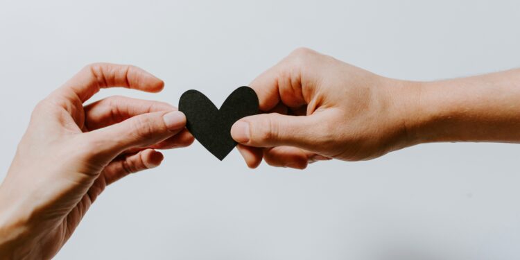 Transient interventions after suicide makes an attempt: does connection save lives?