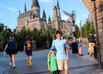 Hogsmeade, Hagrid’s, and Butterbeer • Kath Eats