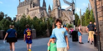 Hogsmeade, Hagrid’s, and Butterbeer • Kath Eats