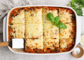 Spinach Quinoa Lasagna Casserole (No Precooking!)